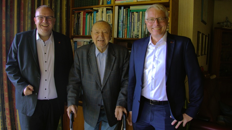 Herbert Möller Herbert Möller zusammen mit dem CDU-Kreisvorsitzenden und dem CDU-Fraktionsvorsitzenden
