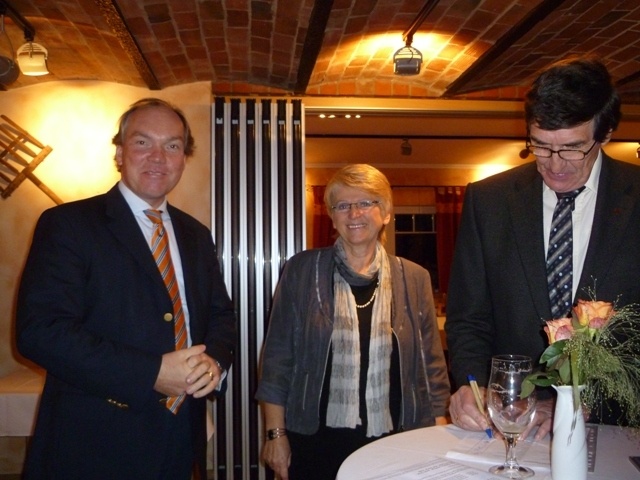 Auch der Bundestagsabgeordnete Dr. Murmann ist dabei.